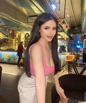 Dubai Escort	+971563201413