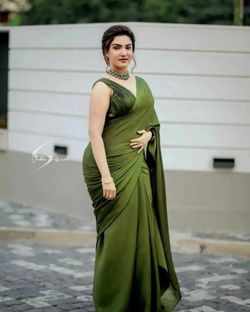 Dubai Call Girls	+971555401760