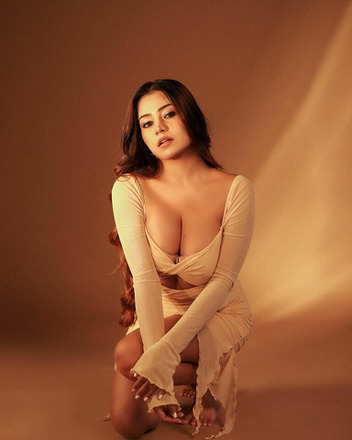 Independent Escort In Dubai	+971582911629